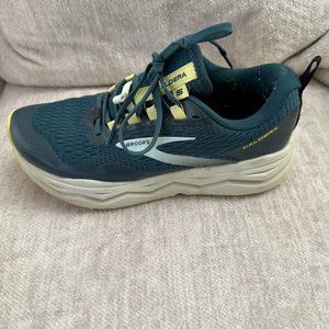 Brooks Sneakers